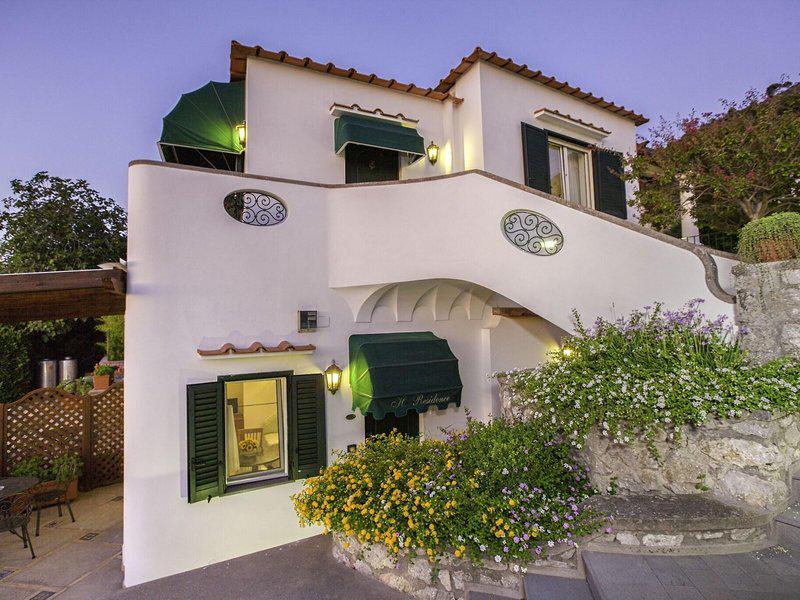 EE60DDE75D45928BB9D82797FCE8260C