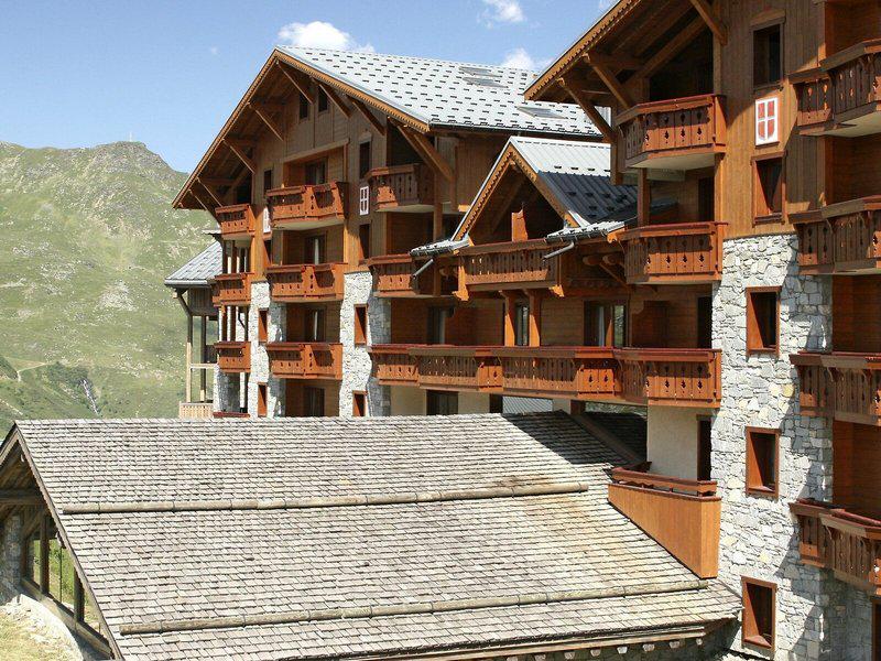 2F8B0F572F42F0D84D87E46B24A2C563