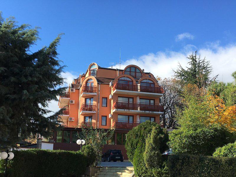 2E04BF10277C747D766012B2D84EC4A1