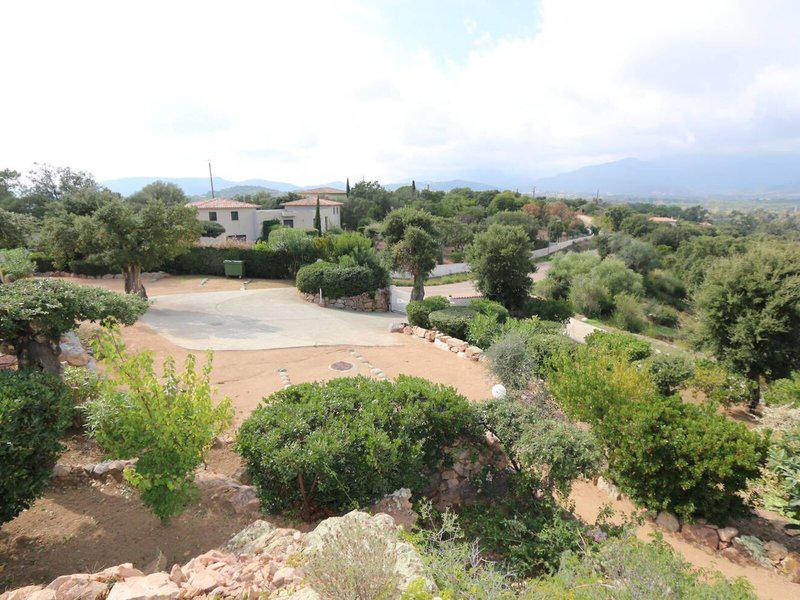 AD2EEF361E989E0FB4E127C057FBE233