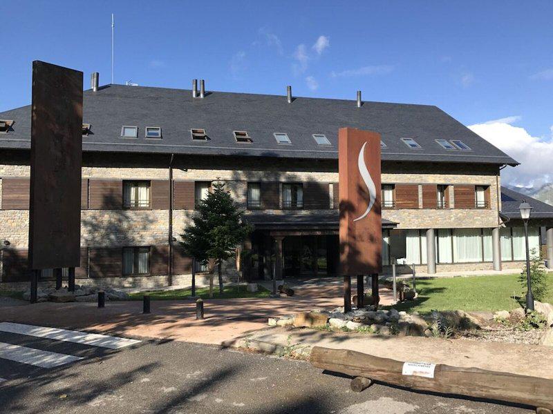 30F8817C6239B81AC7648B9027767EB6