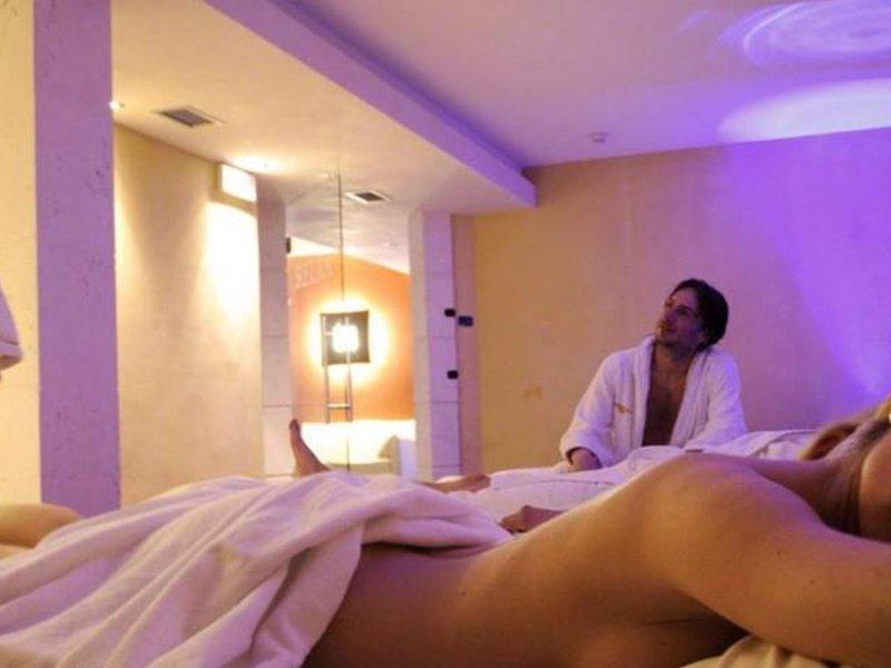 AB5C281EC1C6DDA7BA902CDFCFC61169