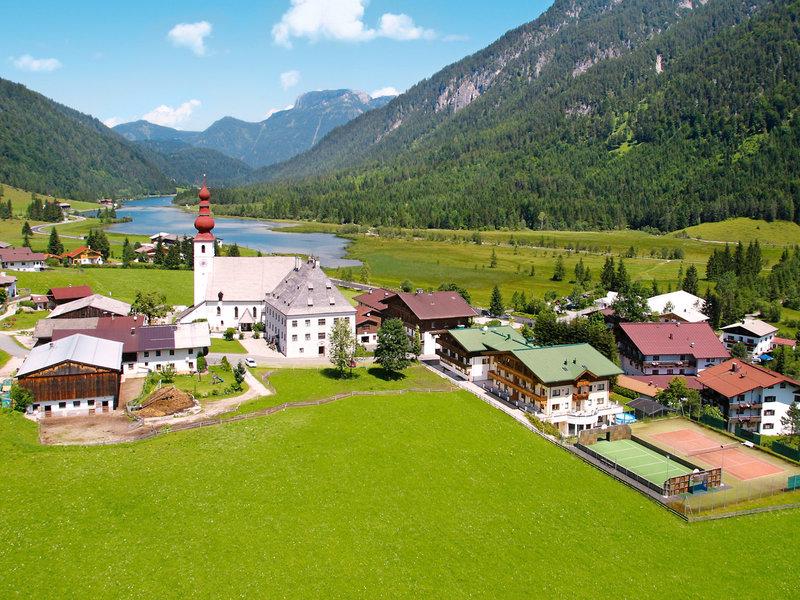 82B545359D651B091A8B23EDA392FCBA