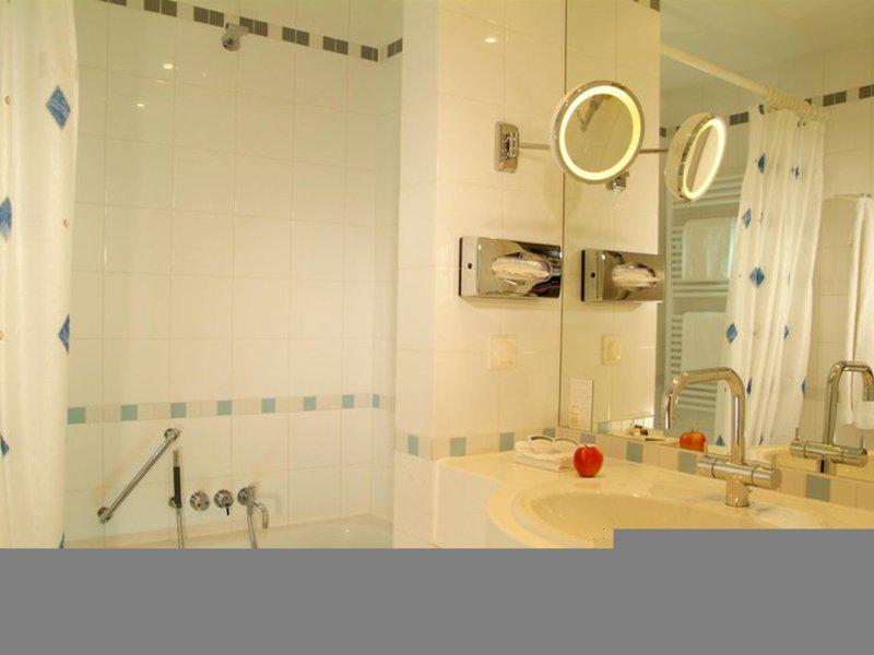 B536FD88A89E00AF7DEE3386C6AF77AE