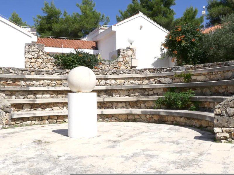 7B15A8BF1BDF102DCEB23D19606B53EA