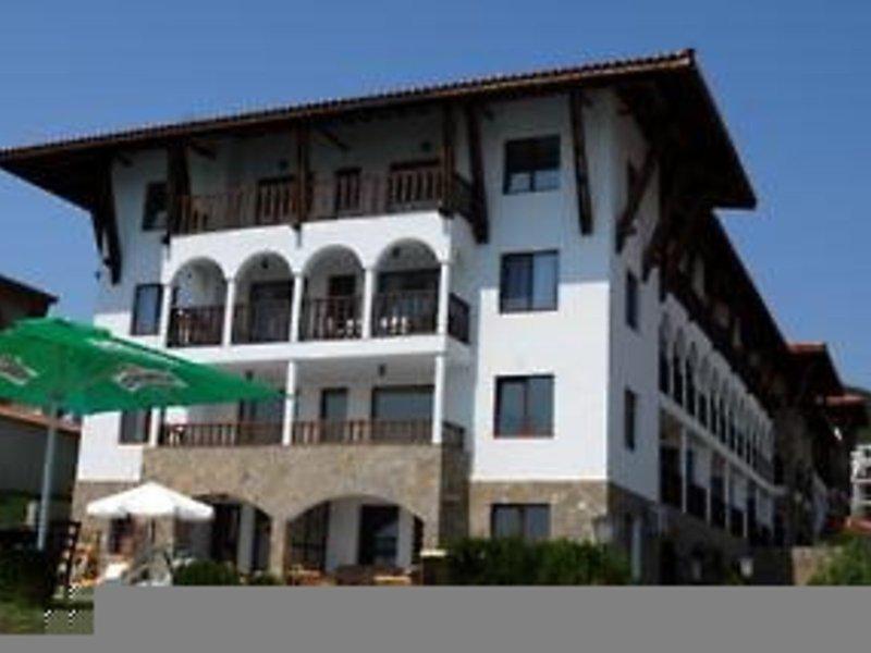 33A8F22FE9A07AE4123563B78171A316