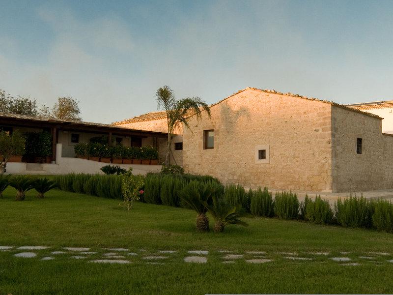 0F3935B5C33063D77E8B90AAFBD8C14F