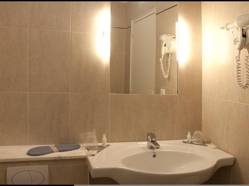 ABEEEFDA93F496F096BA48463F9CF536