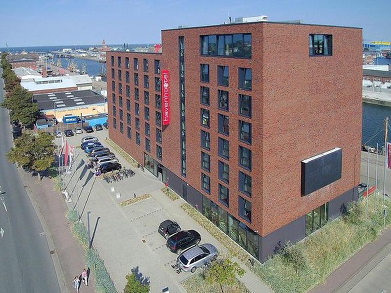 79FB08D53996FA846373FFC29D5AA793