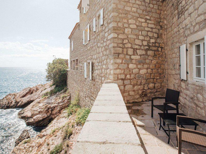 EBD5540402069354769B9ACFA96181B1