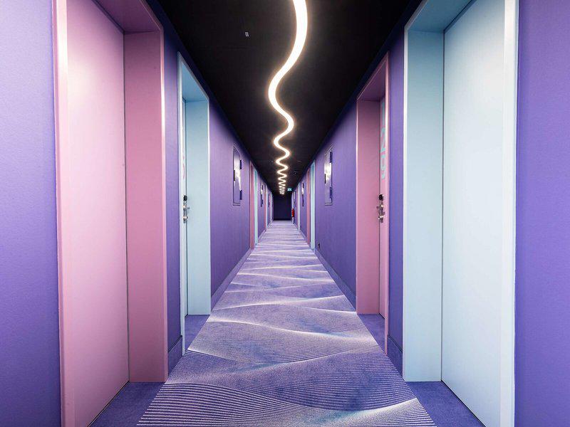 52A6861EDF610EDD43BBE301D1FD543C