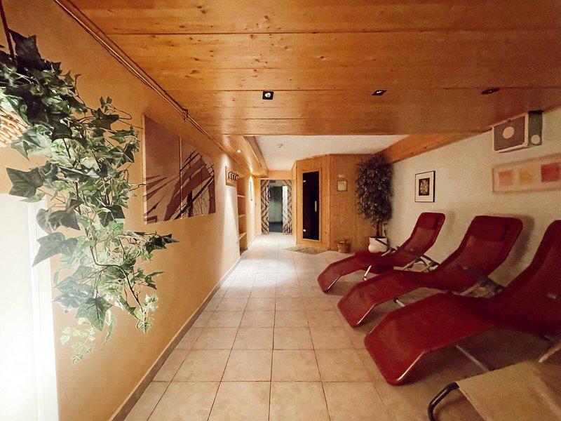 816C3001467270DA7A1F4F2A64270182