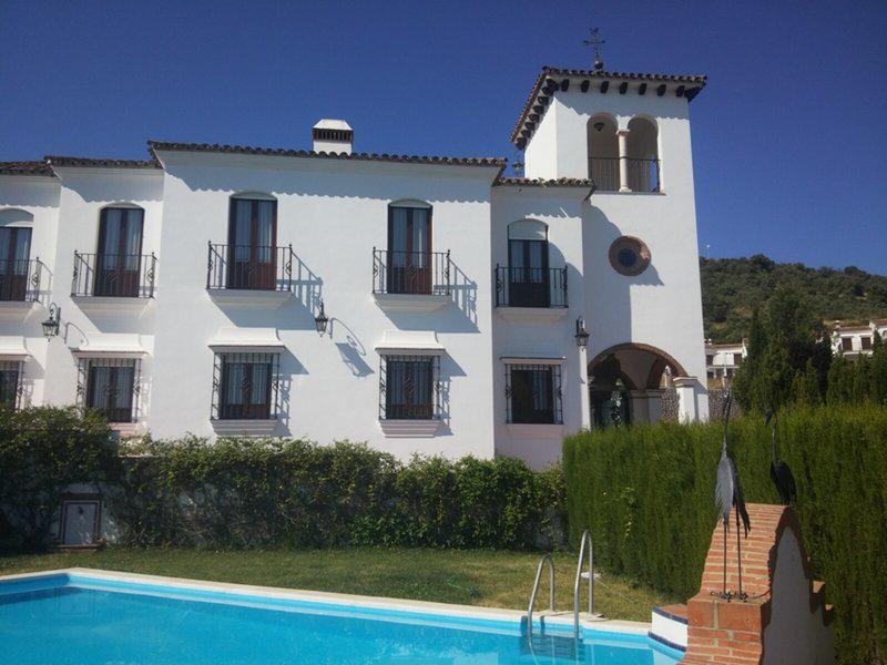 F866EF0A12AAF142C7672568F99867D6