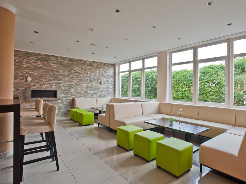 E5F74ACBFC341F09447384E5E76F93A0