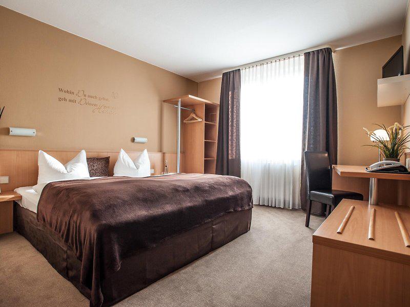 0B546FA7A85D42BC18DEBE2764C6FB03