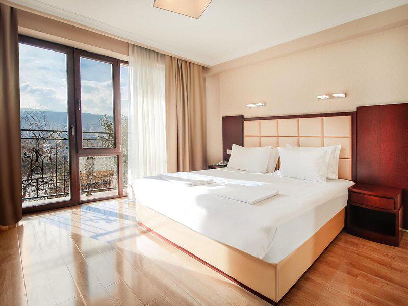 8DAFAF258F6412EE60C0E1E737B5EB28