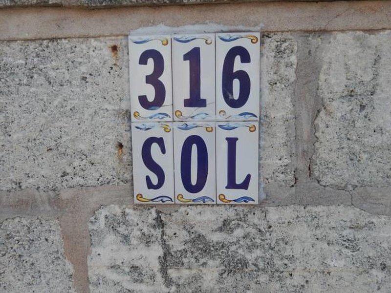 25DD7D4BFCD99E637F938404F8EBDBC3