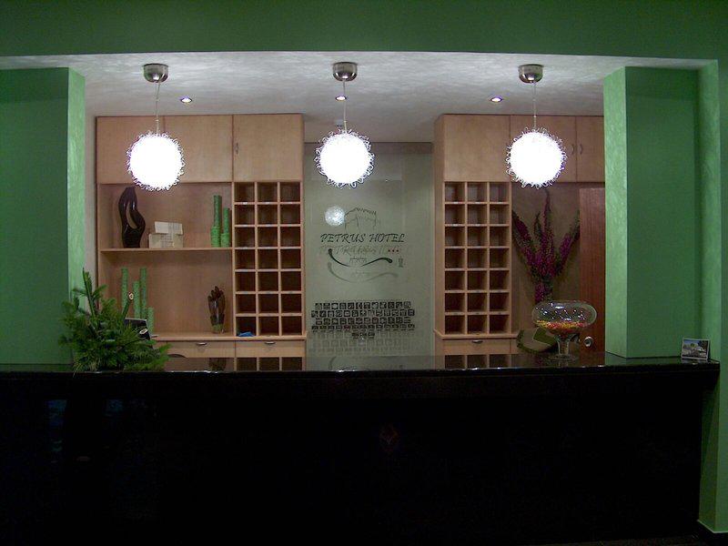 77FAD4E28270F8A7F09EDDE100D29157