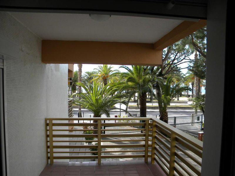 AAFA22175471C53C92F43101F2F68BCA