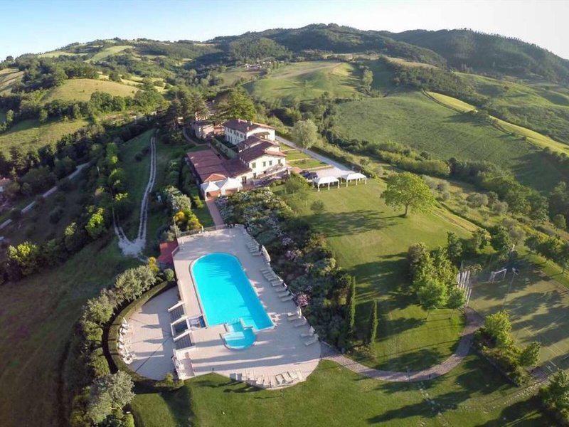 FCF993F3AE83321E50C4362DEE8CC73E