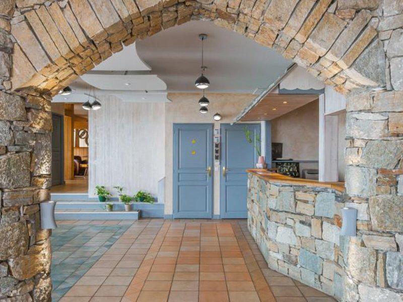 207BF39993E79CA857C0387D46F328A8