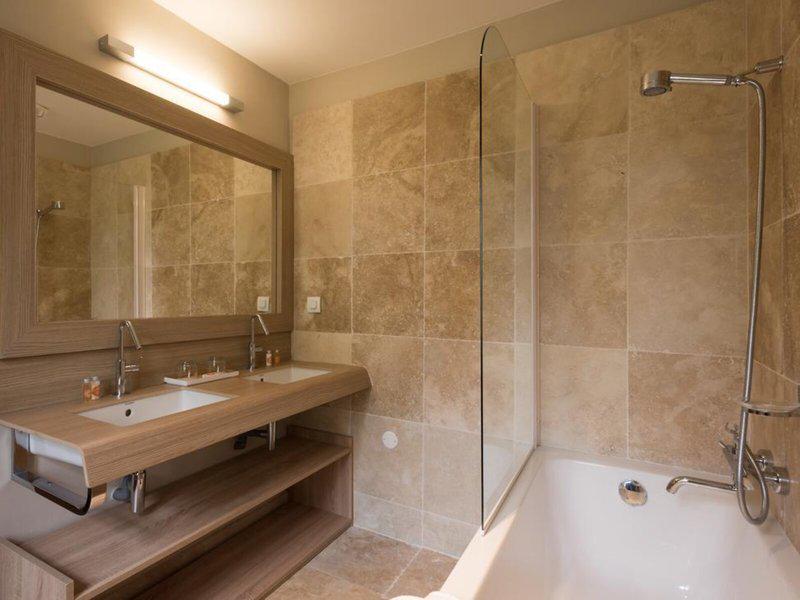 7DDB8B294E4AD121D8D54B1CA22606DC