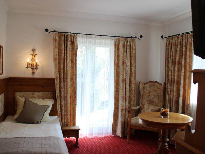 8649C33FF307DF7237AF12C05C1E5439