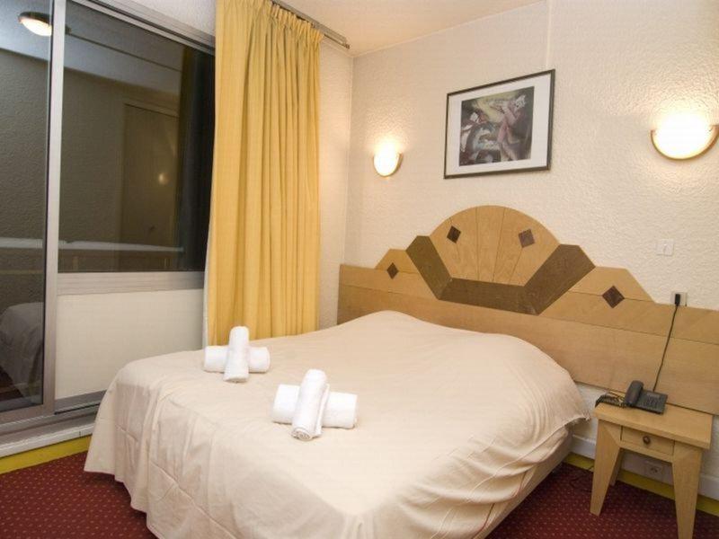 49A4CFFE74B8C0C437E569A5348BFC4A