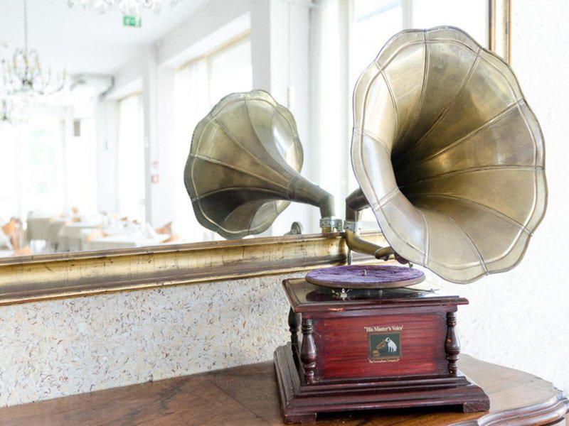 4107455A99790103379F8C433D5CA036