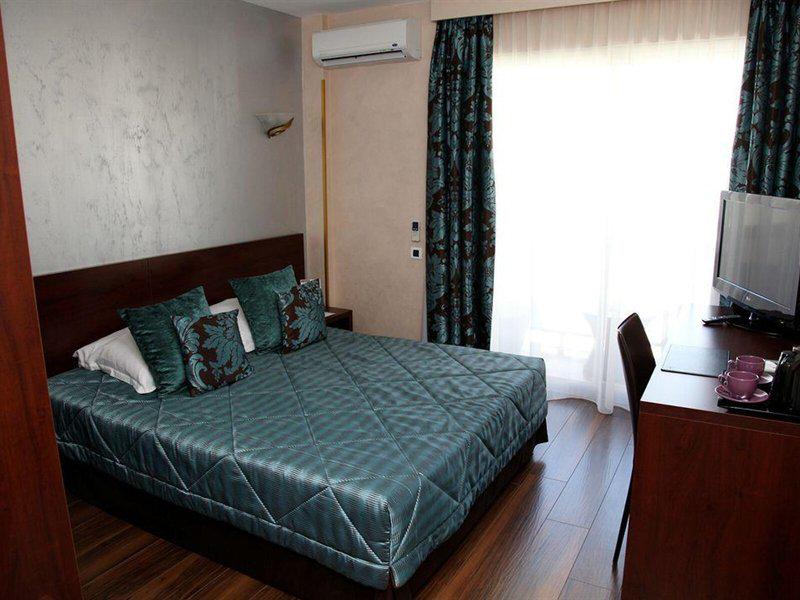 ABB98F47D043550956E700FF431B31E3