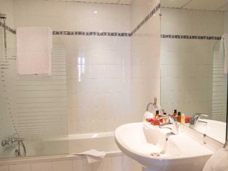 F431FCC77BB6439929591090A82D0B18