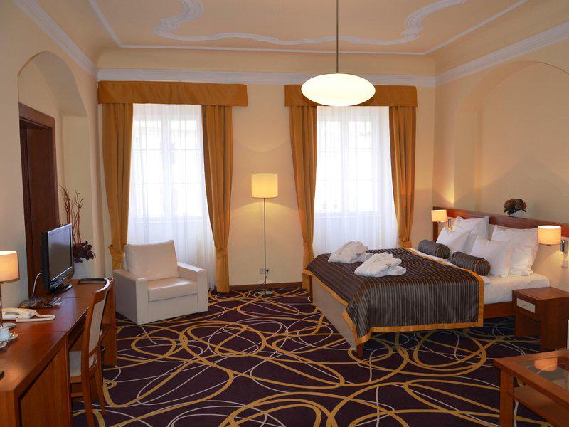 94A84ABA5B10F48A06978FAE3276D01E