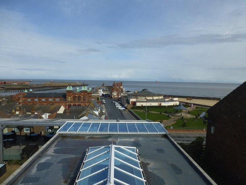 0930792EDA906239E0883255DAA92F9E