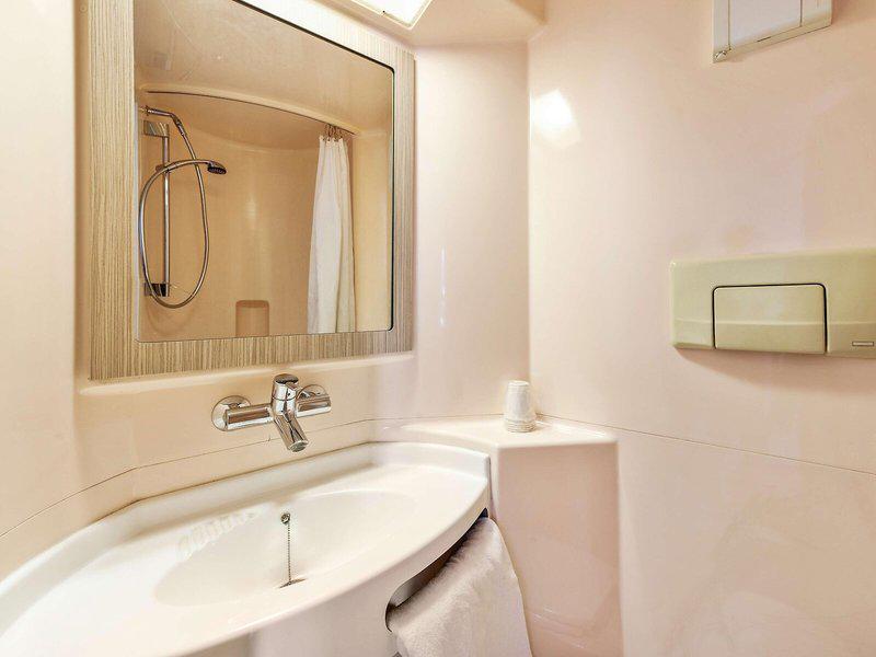 2A31FB40B68501F41D7CF5733E3CD049