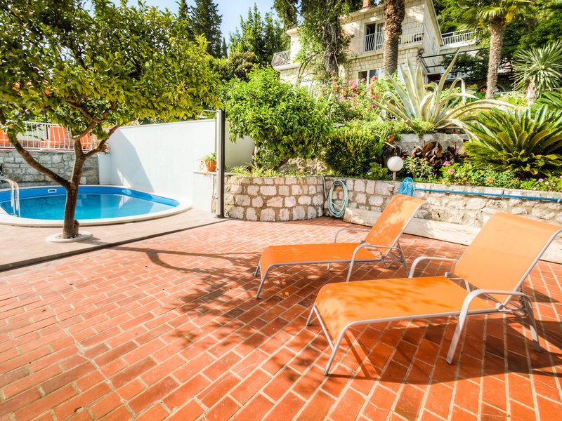 8124E11EEBC0AF8CEBAD73EB9A7349FF