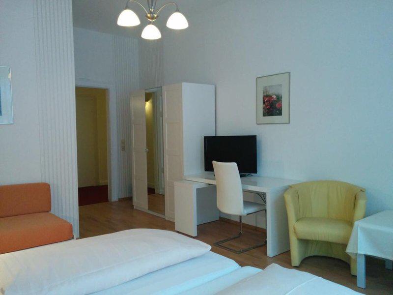 F41751C2EF7676FF796EDAFEB16FE000