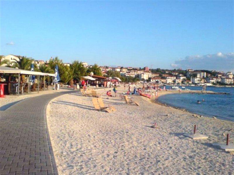 ACC35990D75FB59437D11AF322120AFC