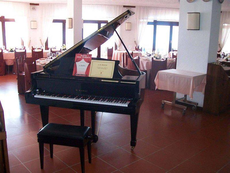 EC2E74663521039D9C994324200A2E26