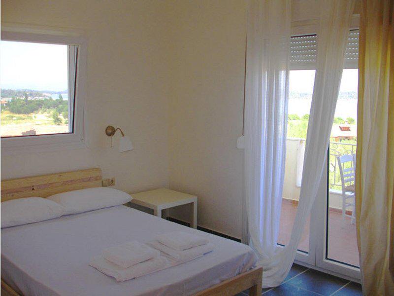 16BDB4B5FCD03364639C76AB41586B38