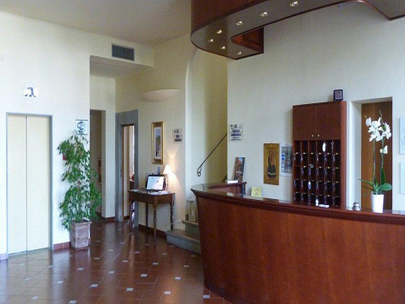 32F5E8299EE2A25FFFFEAC8F334333EA