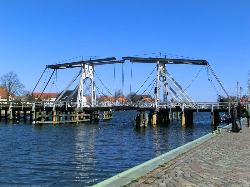 83A2CAA4D65C943121ED9E2C6D701DBD