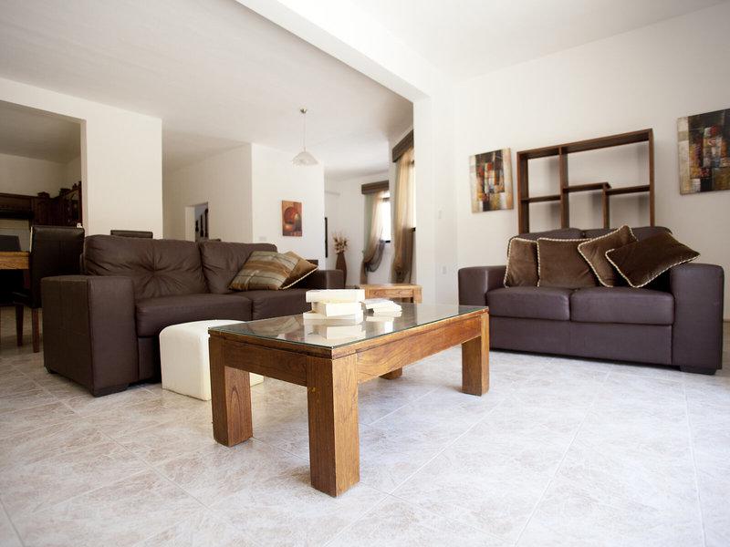 01DCC57E06A550240CC3E0B1588439A3