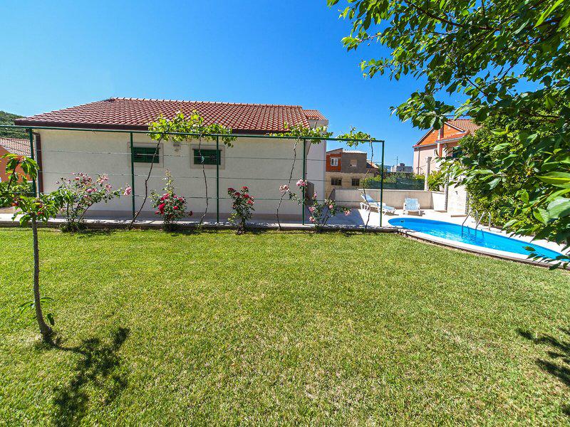 2596FDEE44B718DB4CF036F7048E13D4