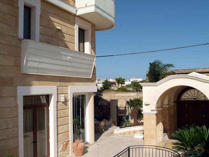 99E3472FC0BD3BE0B45BC4030E02C81A