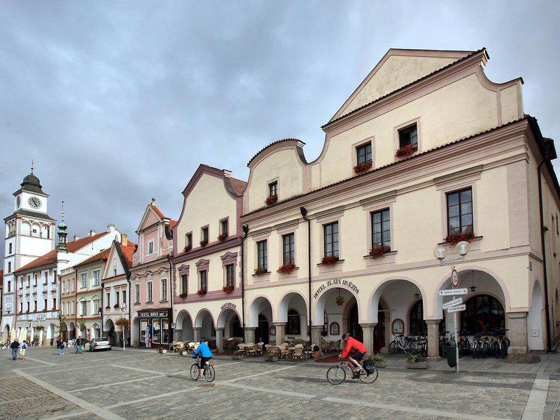 FF731C02C3A74AACF93F5F451C4BDCA4