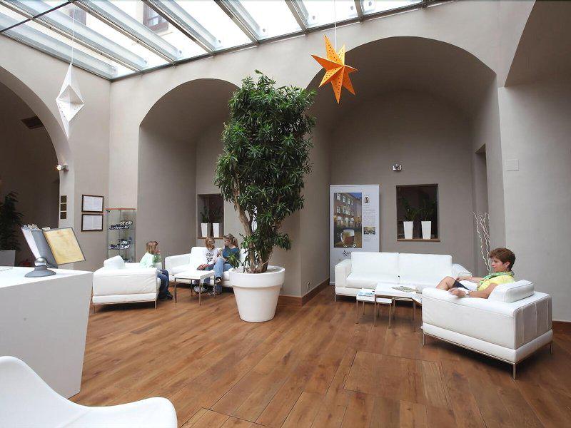 D76988ABC450F8F552906B93F9743041