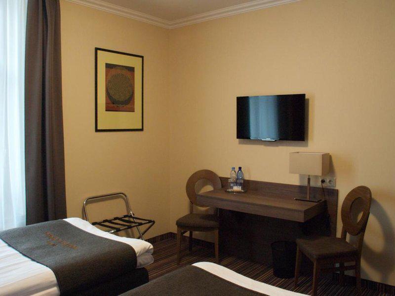 653CC8FF07762E50DE81F9D8433ADFD8