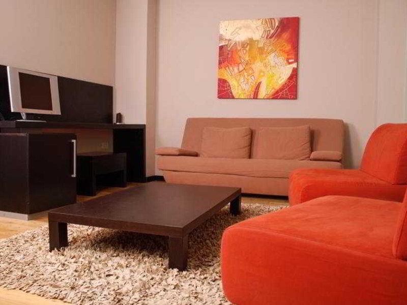 F57F8A4137C64CB60844AEE4296EE76F