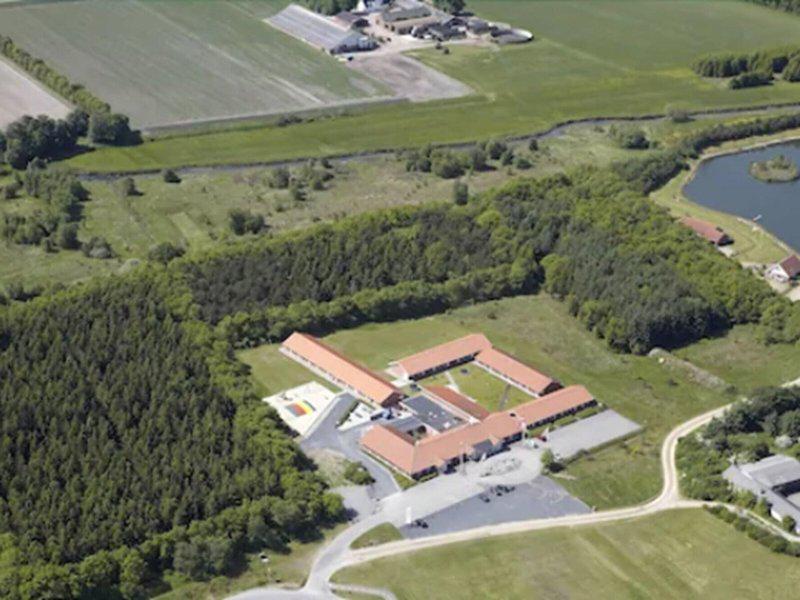 8712FA4AE4E1A15AB88F4756CFE0F03B