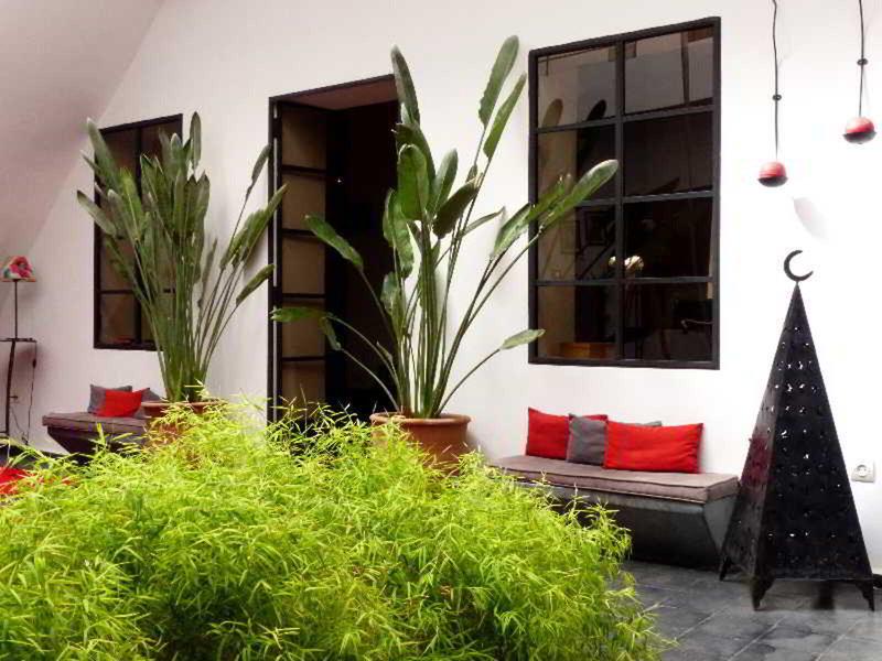 6A25741E0717A52A2E903D2FED35E933